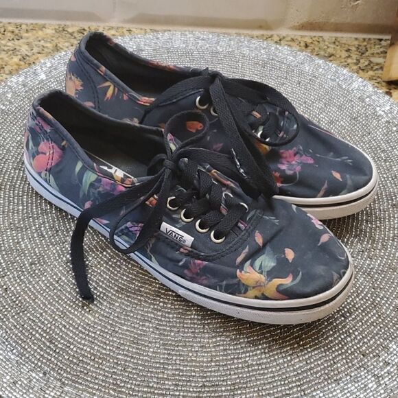 VANS Black Floral - Women's Size 5 1/2 - Picture 1 of 6